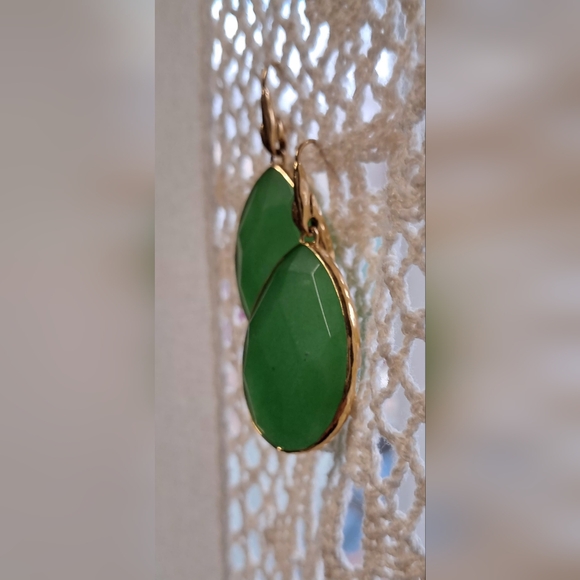 Green Chalcedony Drop Dangle Gold Plated Earrings - Picture 3 of 3